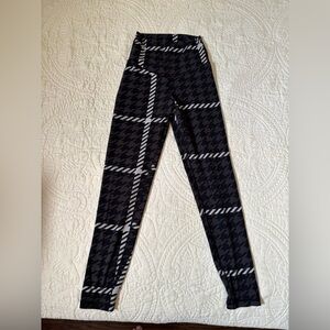 Aerie Black and White Patterned Fabric